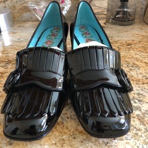 gucci marmont patent leather pumps